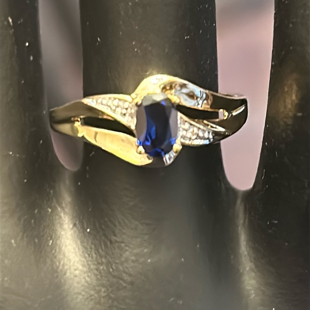 10 kt yellow real gold ring.